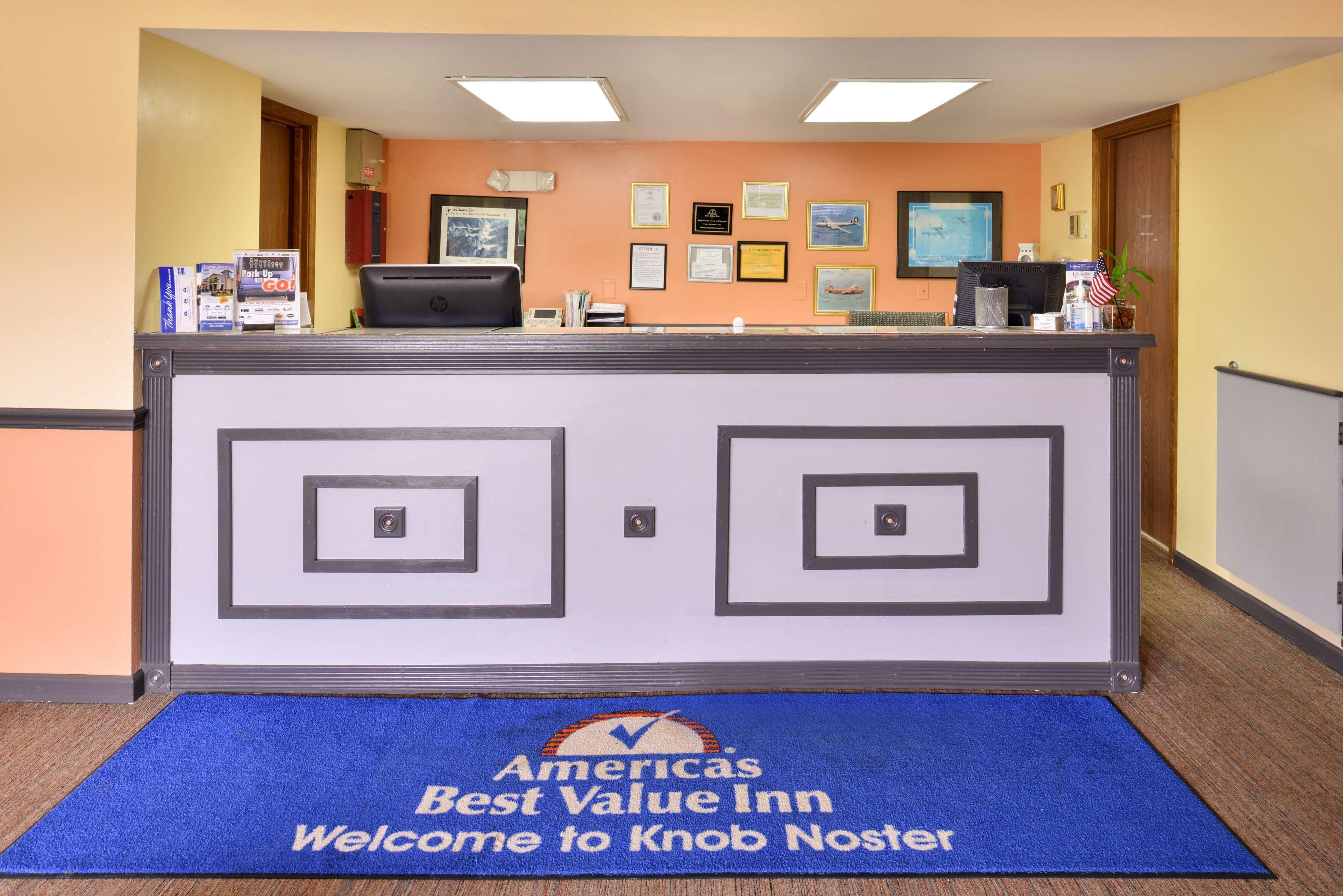 Americas Best Value Inn Knob Noster Exterior foto